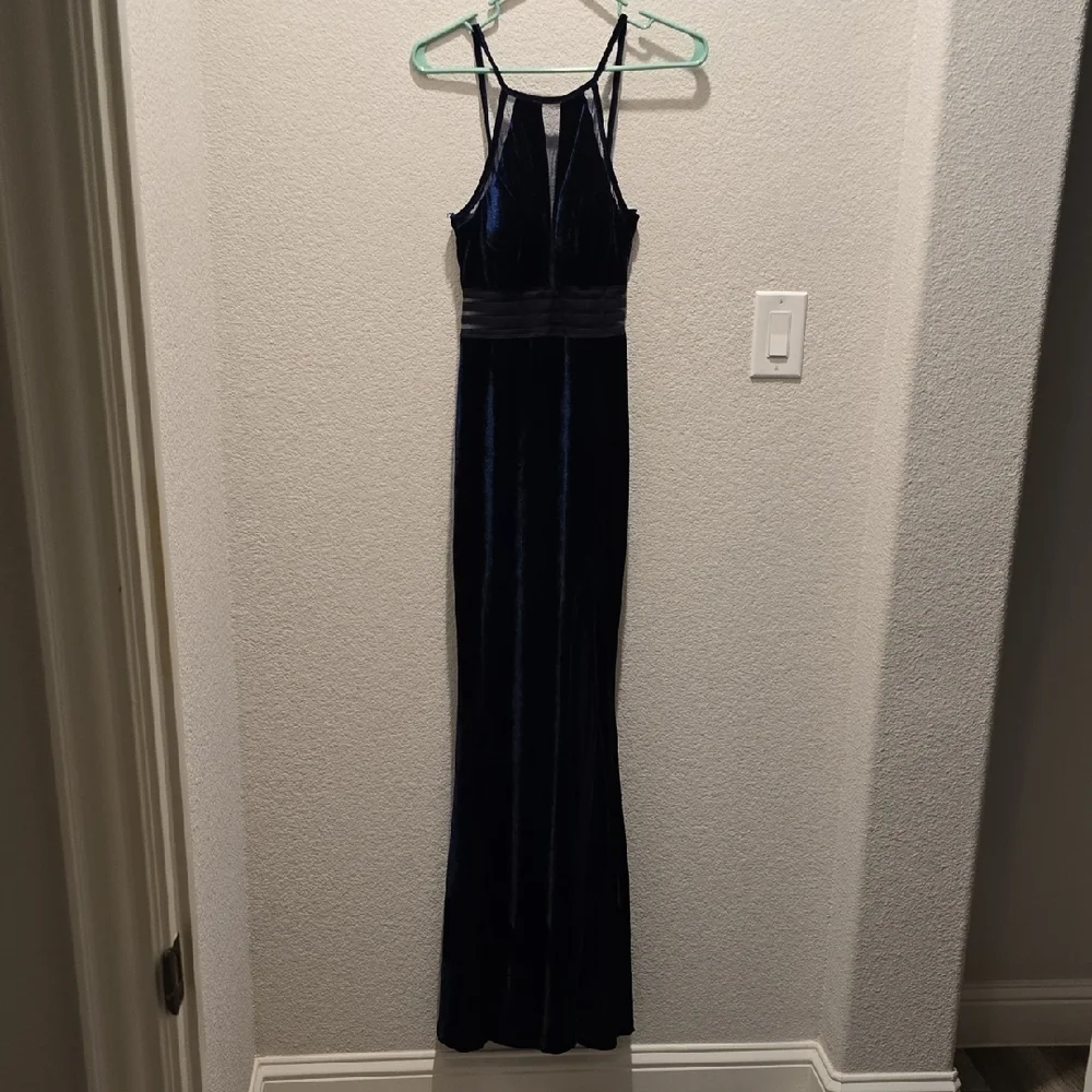 Jodi Kristopher Navy Velvet Blue Halter Sleeveless A-line Formal or Prom Gown - Picture 2 of 7